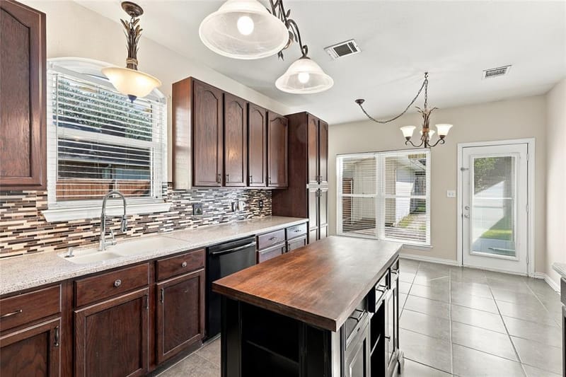 202 Devonshire Court, McKinney TX 75071 - Photo 13