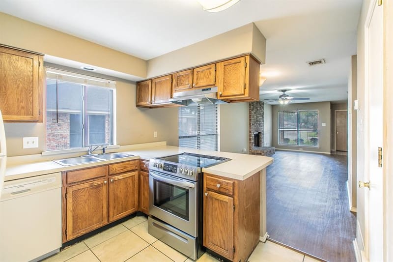 6847 Sierra Drive, North Richland Hills TX 76180 - Photo 5