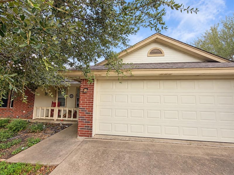 613 Sapphire Boulevard, Hewitt TX 76643 - Photo 2