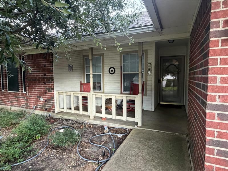 613 Sapphire Boulevard, Hewitt TX 76643 - Photo 6