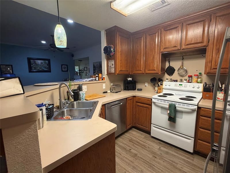 613 Sapphire Boulevard, Hewitt TX 76643 - Photo 13