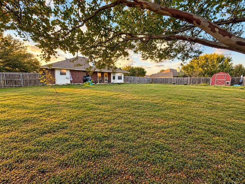613 Sapphire Boulevard, Hewitt TX 76643 - Photo 24