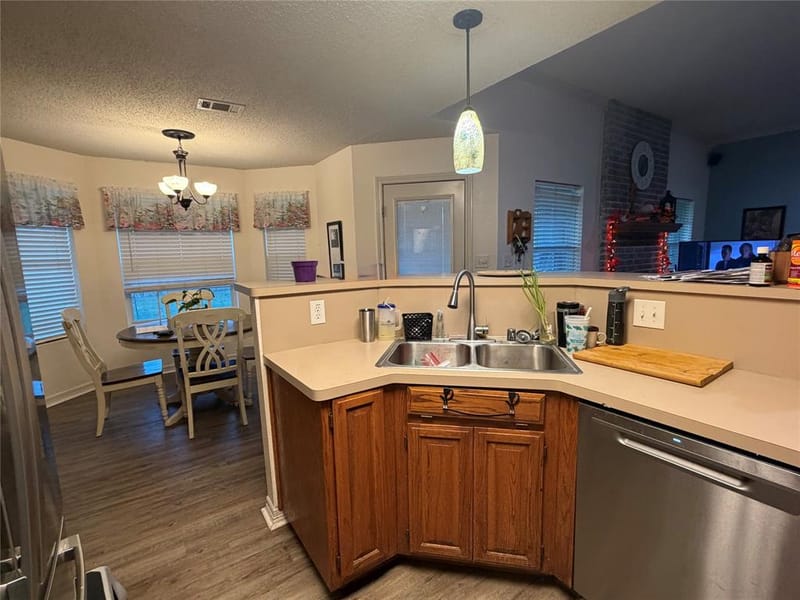 613 Sapphire Boulevard, Hewitt TX 76643 - Photo 15