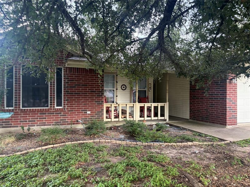 613 Sapphire Boulevard, Hewitt TX 76643 - Photo 4
