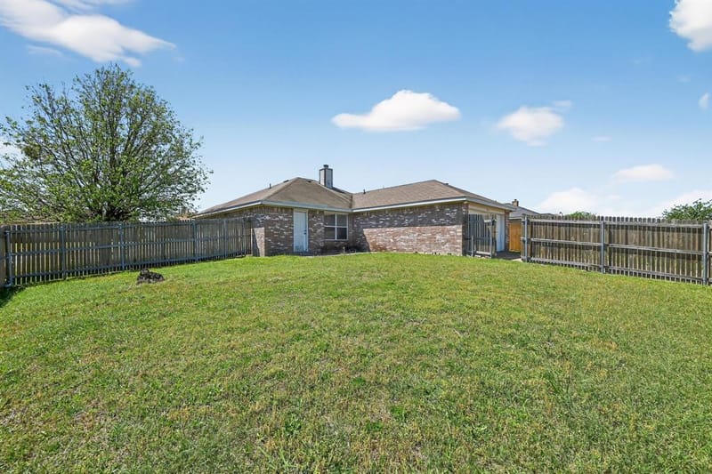 1715 Reynolds Street, Lancaster TX 75134 - Photo 29