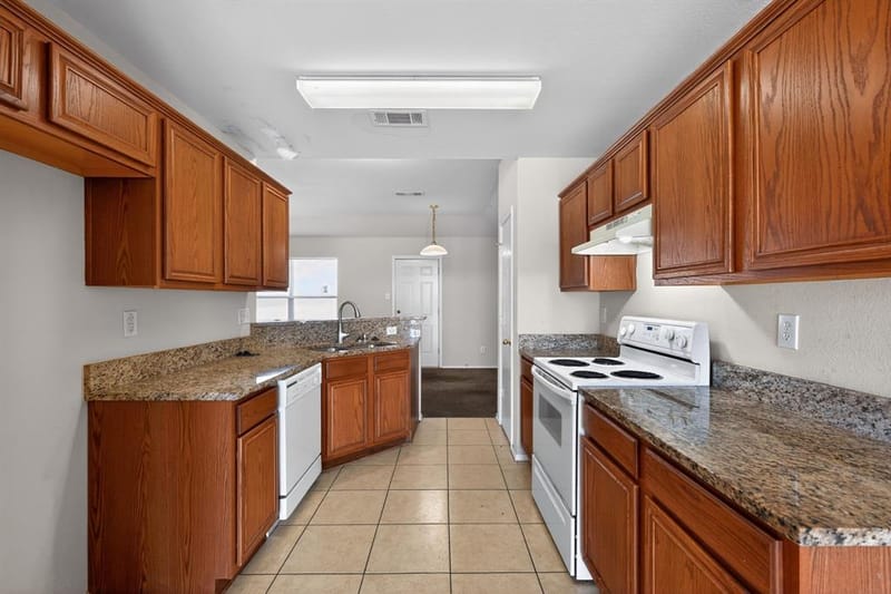 1715 Reynolds Street, Lancaster TX 75134 - Photo 8