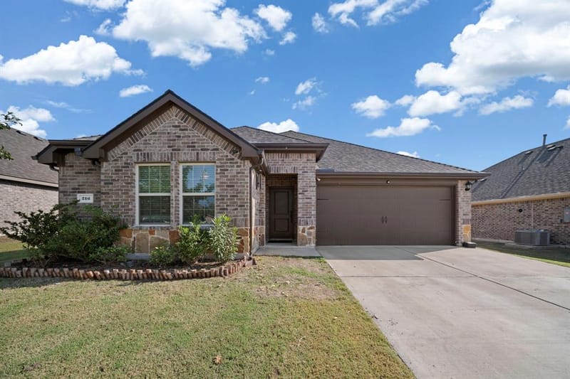 216 Churchill Court, Waxahachie TX 75165
