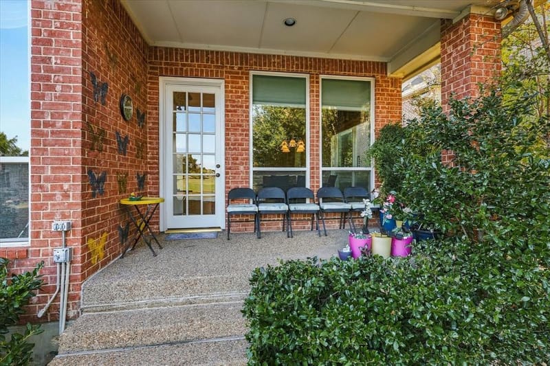 2122 Clearspring Drive N, Irving TX 75063 - Photo 35