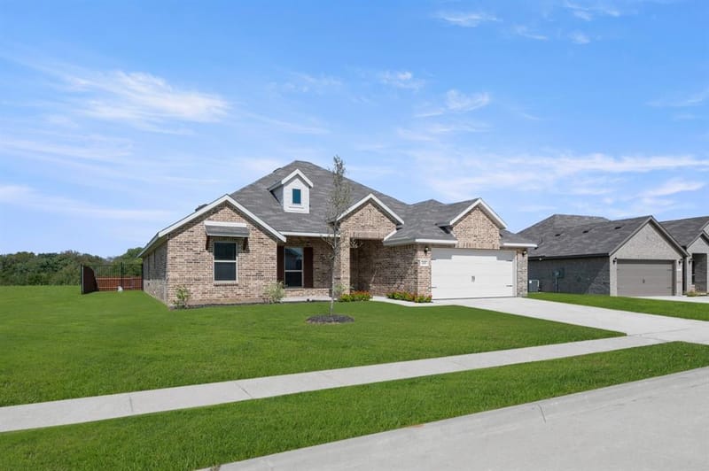 2605 River Bank Drive, Burleson TX 76028 - Photo 2