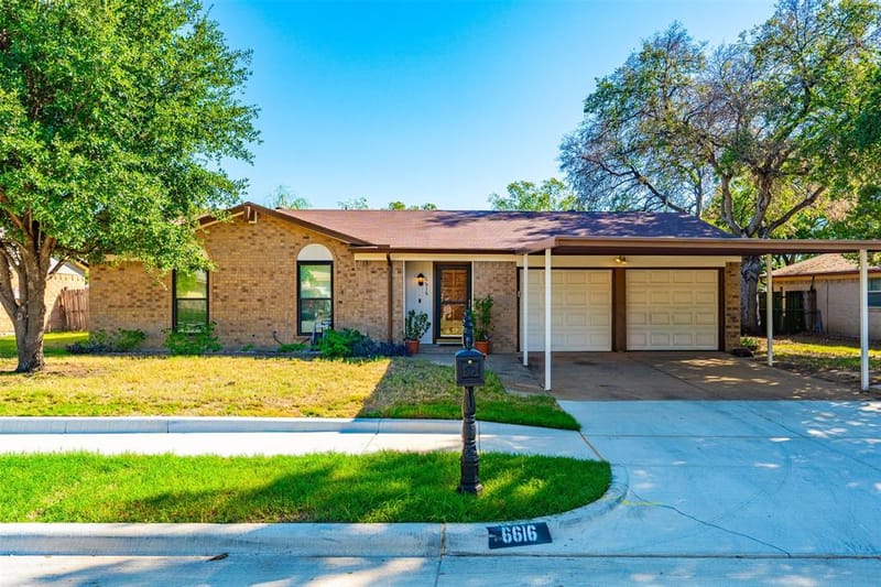 6616 Summertime Lane, Watauga TX 76148