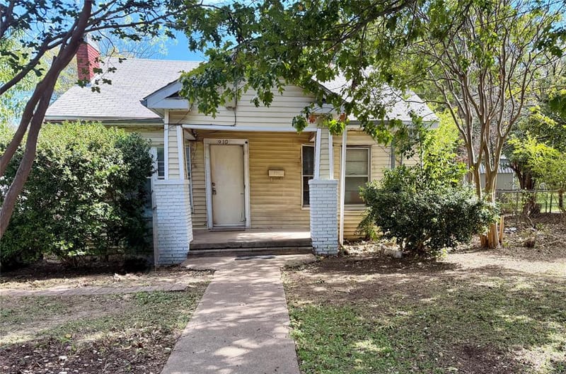 910 S Gilpin Avenue, Cockrell Hill TX 75211 - Photo 2