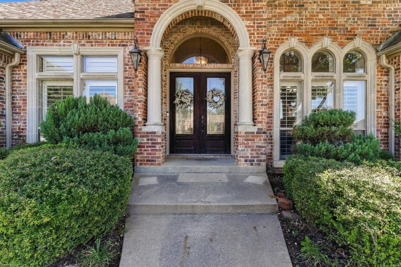 8200 Edgemont Court, North Richland Hills TX 76182 - Photo 3