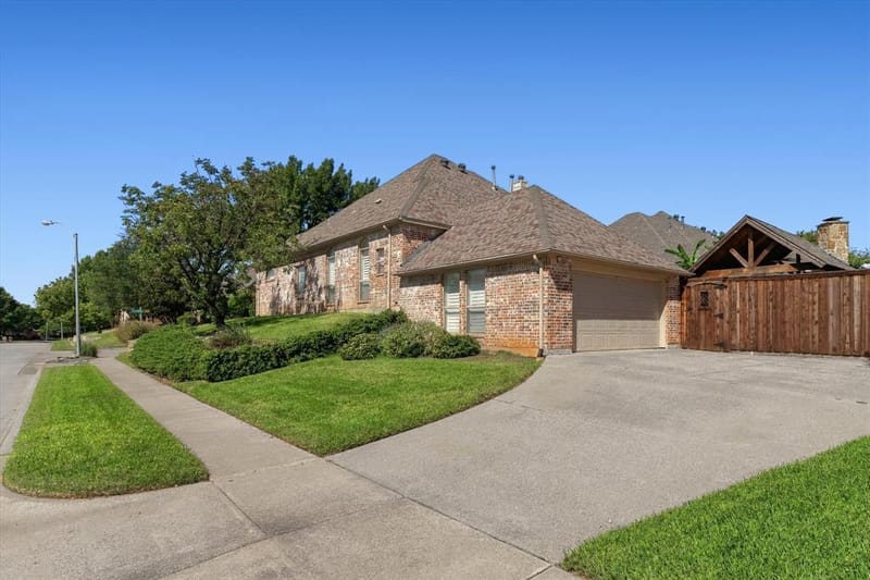 8200 Edgemont Court, North Richland Hills TX 76182 - Photo 37