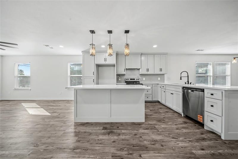 703 N Dwight Avenue, Dallas TX 75211 - Photo 6