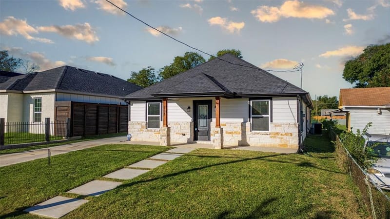 703 N Dwight Avenue, Dallas TX 75211 - Photo 18