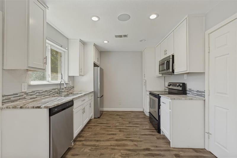 8926 Clearwater Drive, Dallas TX 75243 - Photo 10