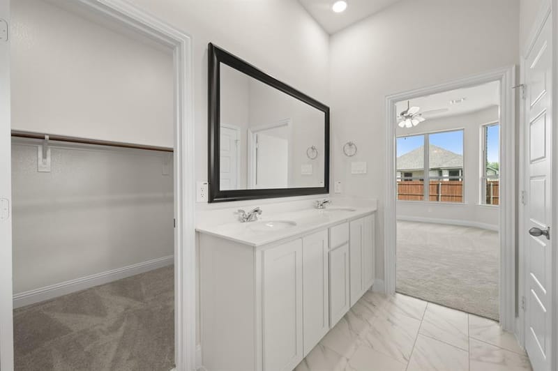 1102 Worthington Drive, Justin TX 76247 - Photo 10
