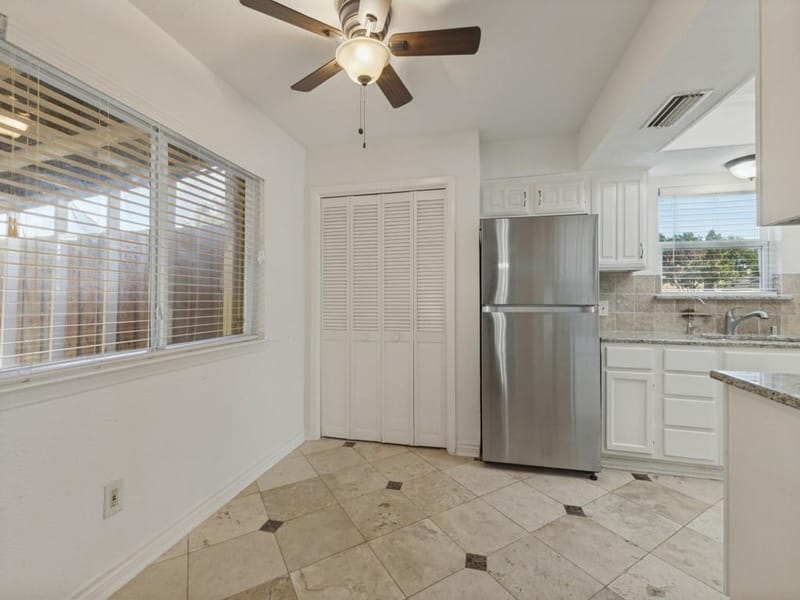 2109 Via Estrada, Carrollton TX 75006 - Photo 10