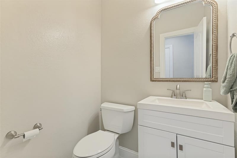 136 S College Street S, Keller TX 76248 - Photo 17