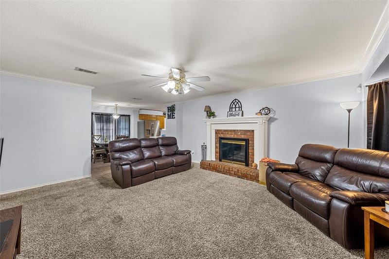 926 Rolling Hills Drive, Hewitt TX 76643 - Photo 2