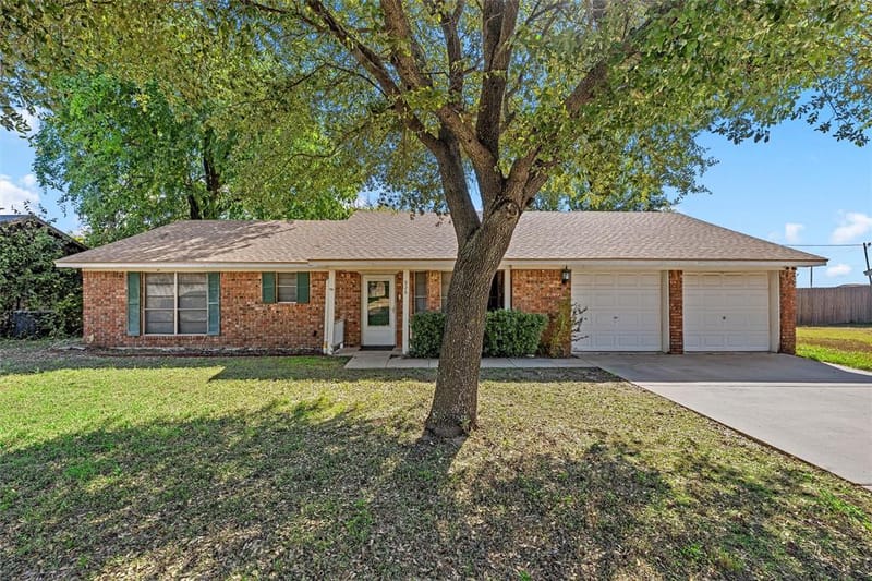 926 Rolling Hills Drive, Hewitt TX 76643