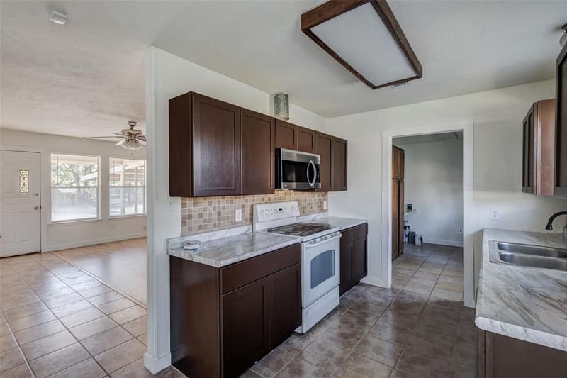 1608 Tanglewood Drive, Azle TX 76020 - Photo 6