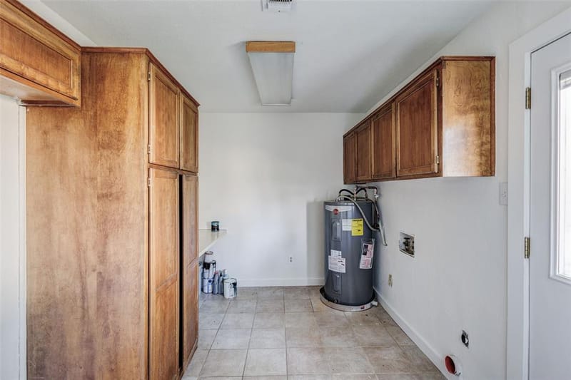 1608 Tanglewood Drive, Azle TX 76020 - Photo 13