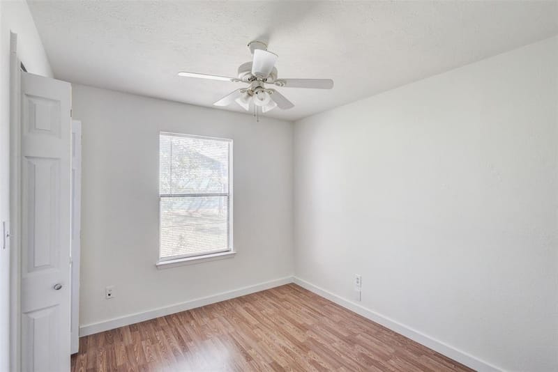 1608 Tanglewood Drive, Azle TX 76020 - Photo 16