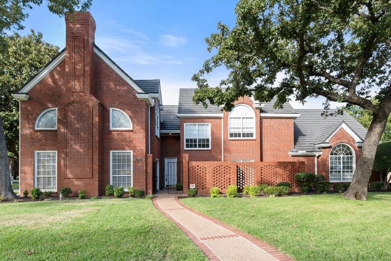5104 Forestlake Court, Arlington TX 76017 - Photo 2