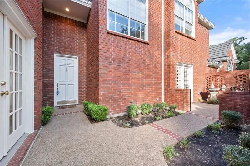 5104 Forestlake Court, Arlington TX 76017 - Photo 4