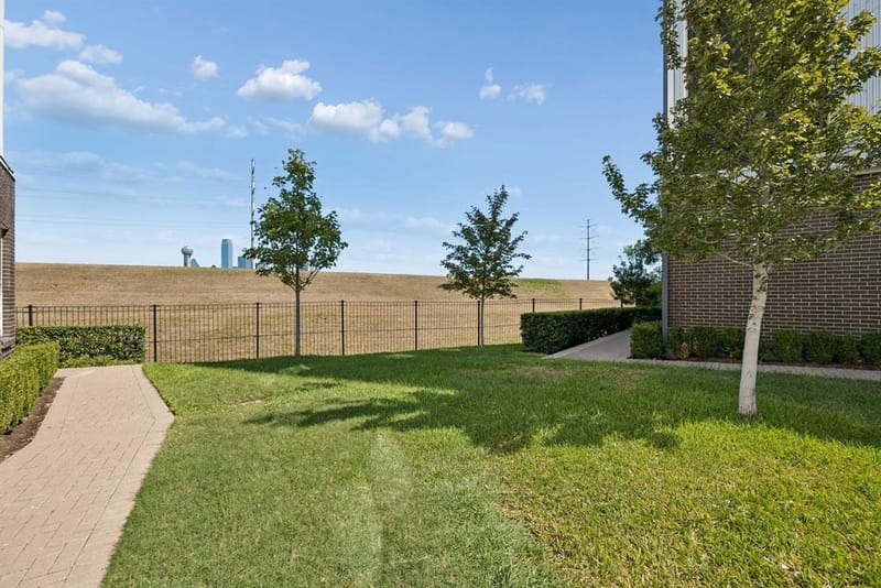 381 E Greenbriar Lane # 1001, Dallas TX 75203 - Photo 21
