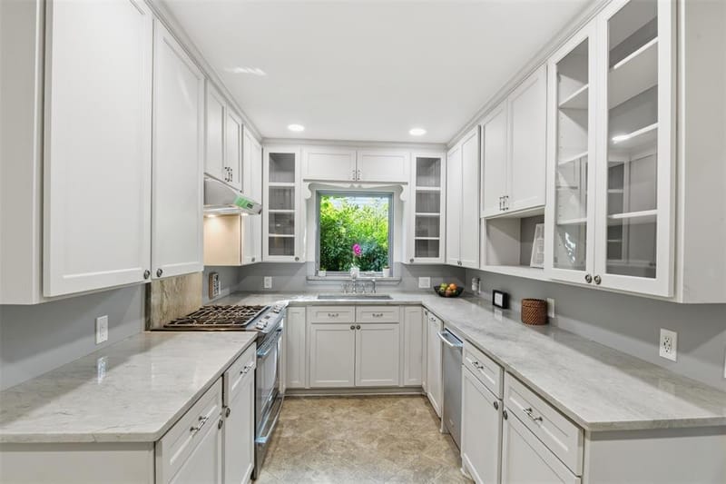 2307 Lawndale Drive, Dallas TX 75211 - Photo 7