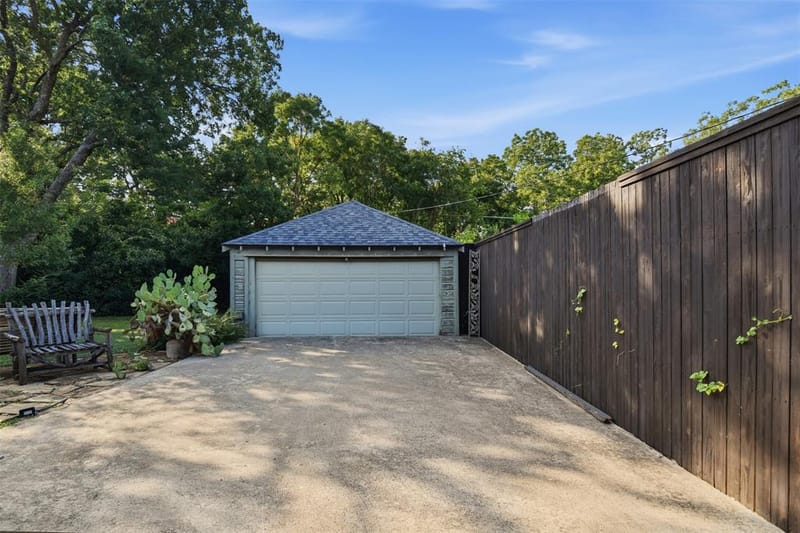 2307 Lawndale Drive, Dallas TX 75211 - Photo 28