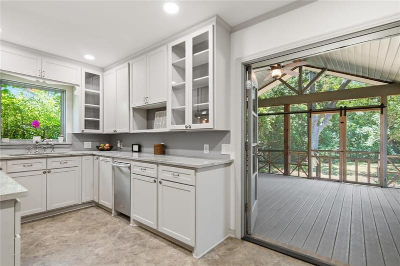 2307 Lawndale Drive, Dallas TX 75211 - Photo 9