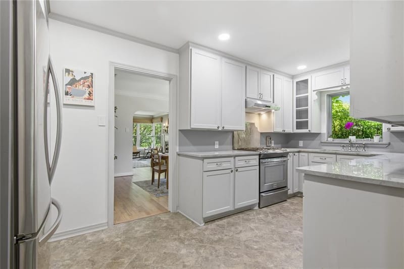 2307 Lawndale Drive, Dallas TX 75211 - Photo 8
