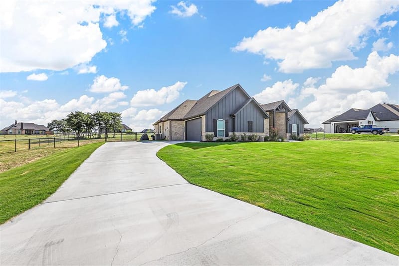 2071 Sunset Ridge Drive, Weatherford TX 76087 - Photo 3