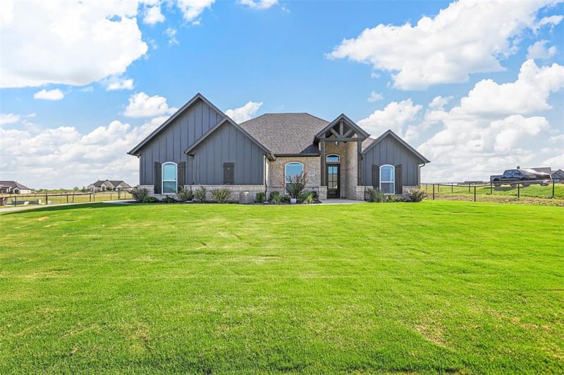 2071 Sunset Ridge Drive, Weatherford TX 76087