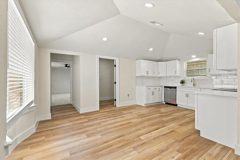 115 N Venice Drive, Duncanville TX 75116 - Photo 12