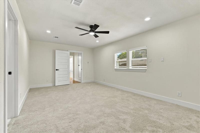 115 N Venice Drive, Duncanville TX 75116 - Photo 15