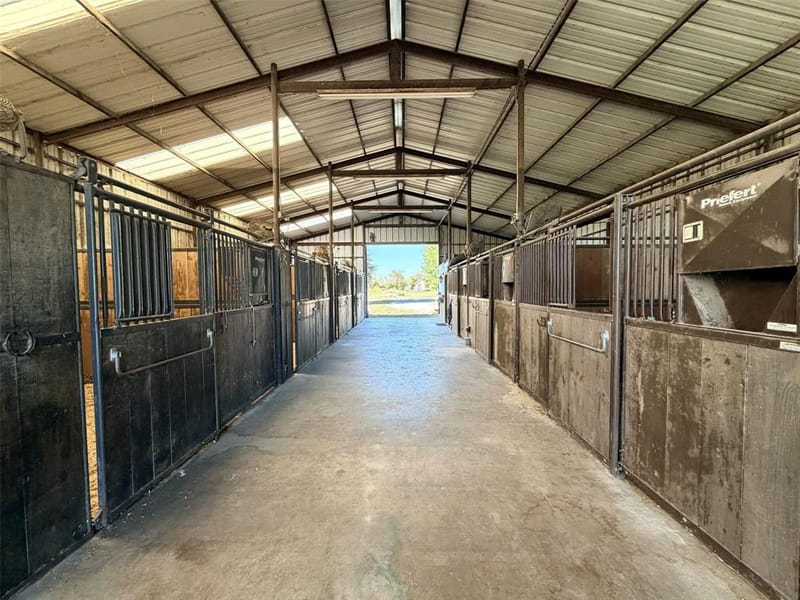 12820 N County Line Road, Ponder TX 76259 - Photo 20