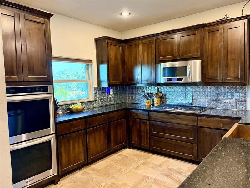 12820 N County Line Road, Ponder TX 76259 - Photo 8