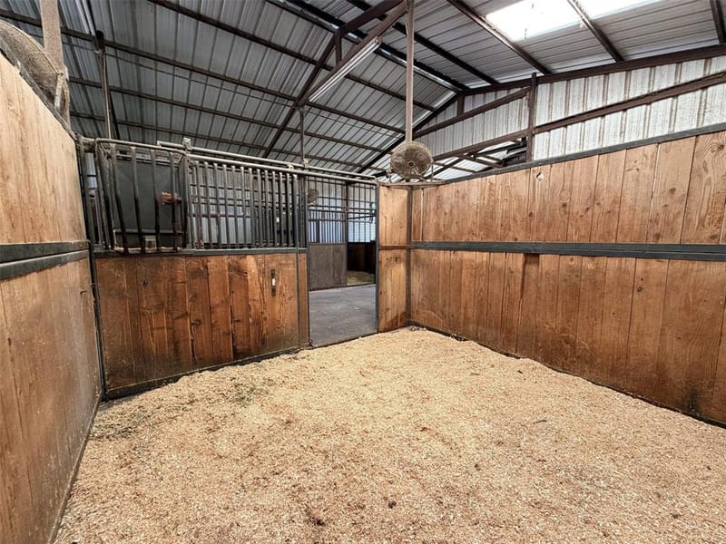 12820 N County Line Road, Ponder TX 76259 - Photo 21