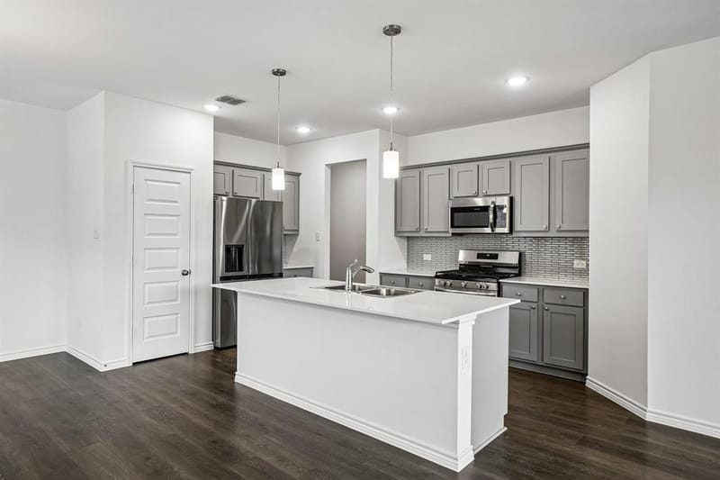 1915 Seminole Drive, Cleburne TX 76033 - Photo 5