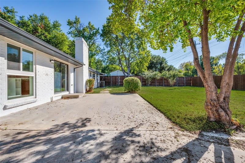 10435 Cromwell Drive, Dallas TX 75229 - Photo 22