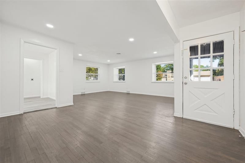 10435 Cromwell Drive, Dallas TX 75229 - Photo 4