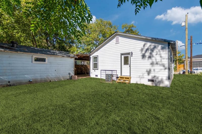 2711 Springdale Street, Dallas TX 75210 - Photo 2