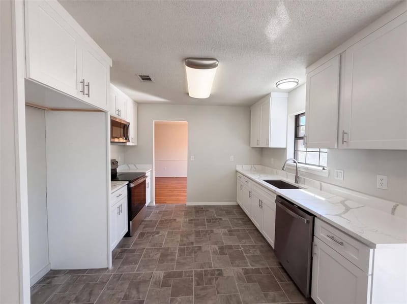 15830 Hilltop Drive, Kemp TX 75143 - Photo 2