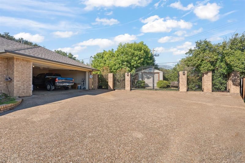 1605 Heather Court, Cleburne TX 76033 - Photo 17