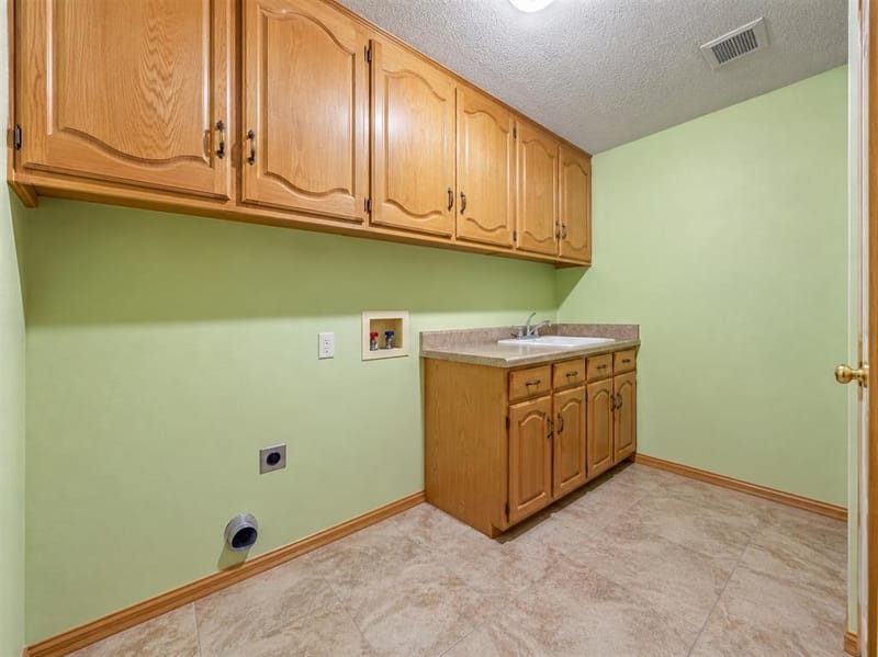 1605 Heather Court, Cleburne TX 76033 - Photo 18