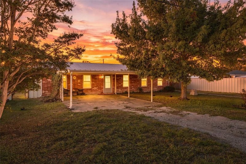 560 Green Acres Road, Weatherford TX 76088